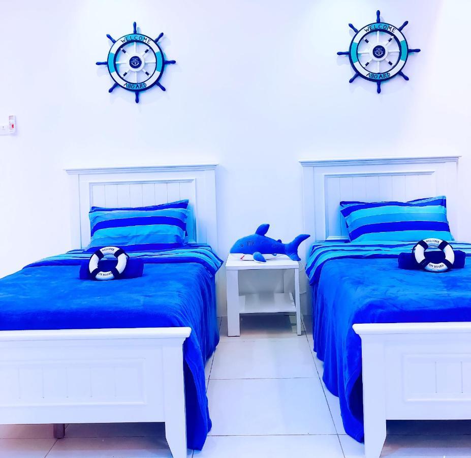 Cat City Mediterranean Theme City&Pool View Homestay 貓城地中海主題城市泳池風景民宿 クチン エクステリア 写真
